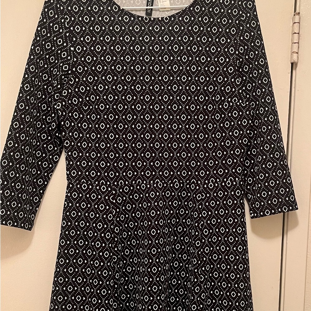 H&M Black and White Geometric Dress